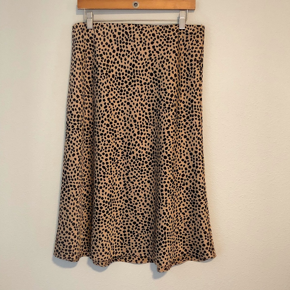 Spotted silky midi skirt
